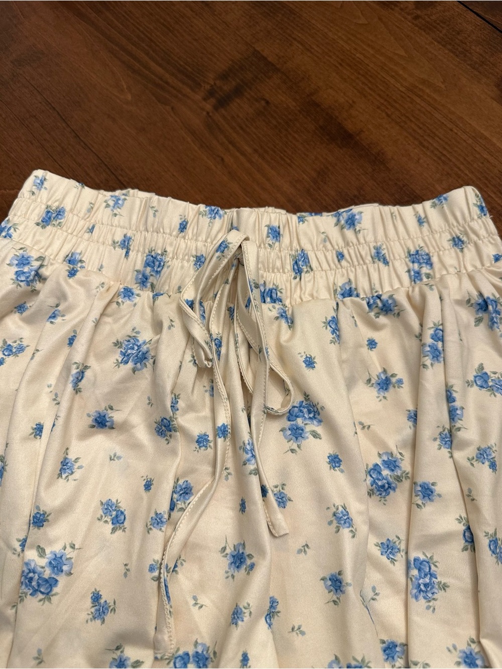 AS Revival - Butter Yellow Flowy Athletic Shorts Blue Bouquet Print (XS) - Picture 2 of 6
